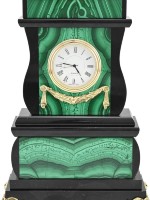 Часы каминные из малахита КОНЬ С ПОПОНОЙ AZRK-3200510cy