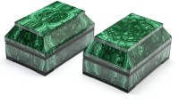 Ларец из малахита на каменных ножках для украшений 037rk.3200104-7