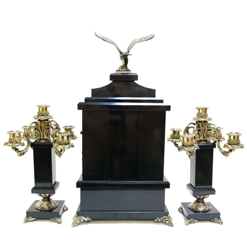 Часы каминные из малахита с канделябрами ОХОТА AZRK-3200581