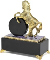 Часы настольные из камня чароита КОНЬ 037rk.3740241