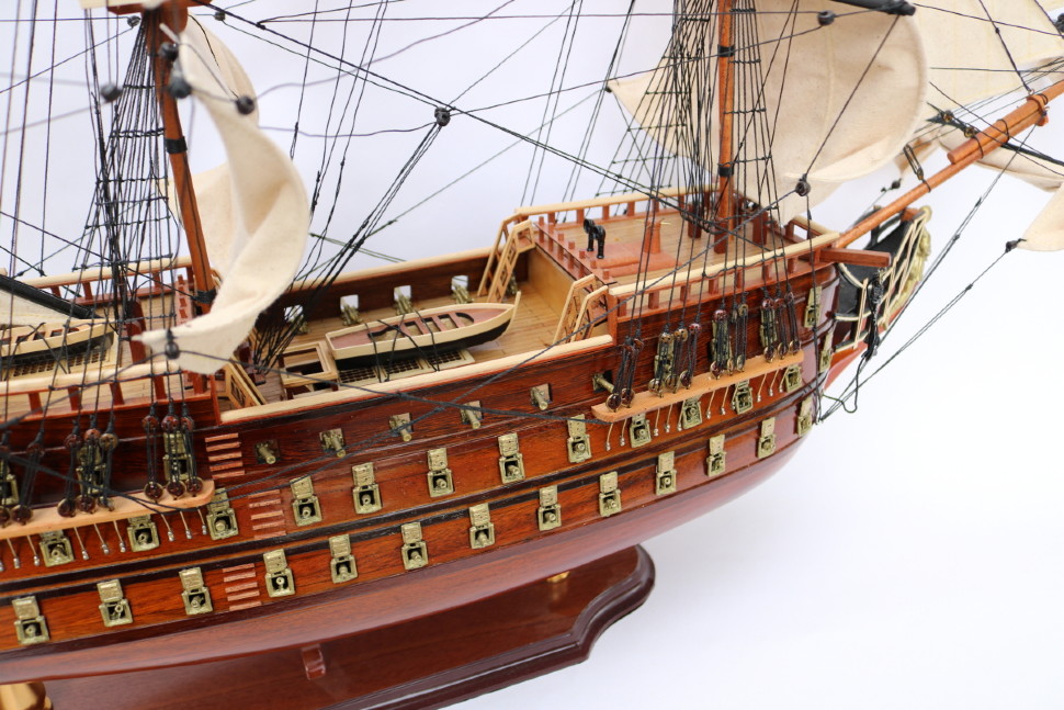 Модель парусника ROYAL LOUIS, Франция TS-0010-W-80 Модель парусника ROYAL LOUIS, Франция TS-0010-W-80