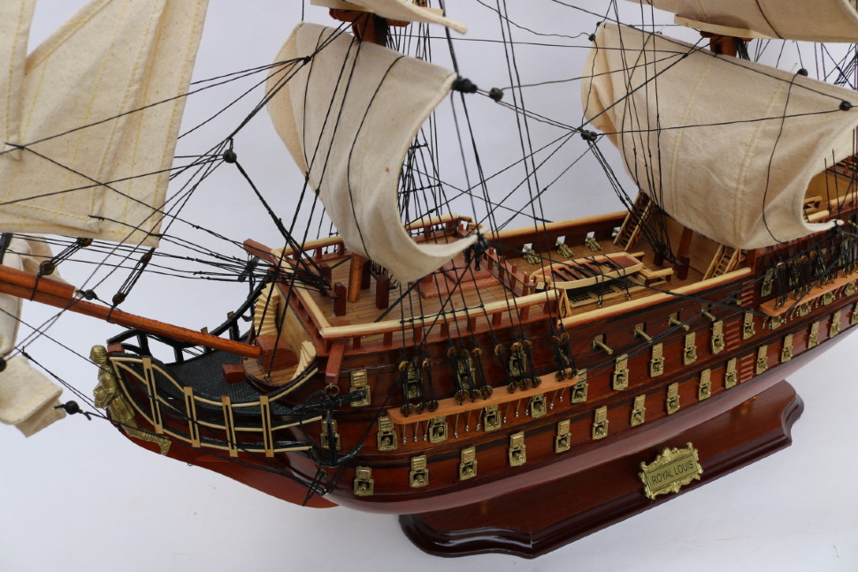 Модель парусника ROYAL LOUIS, Франция TS-0010-W-80 Модель парусника ROYAL LOUIS, Франция TS-0010-W-80