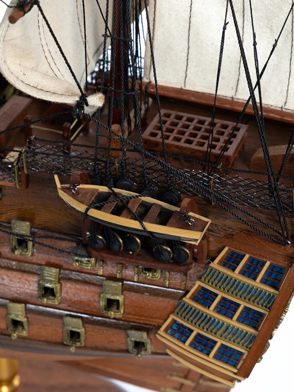 Модель корабля HMS VICTORY HQ-03