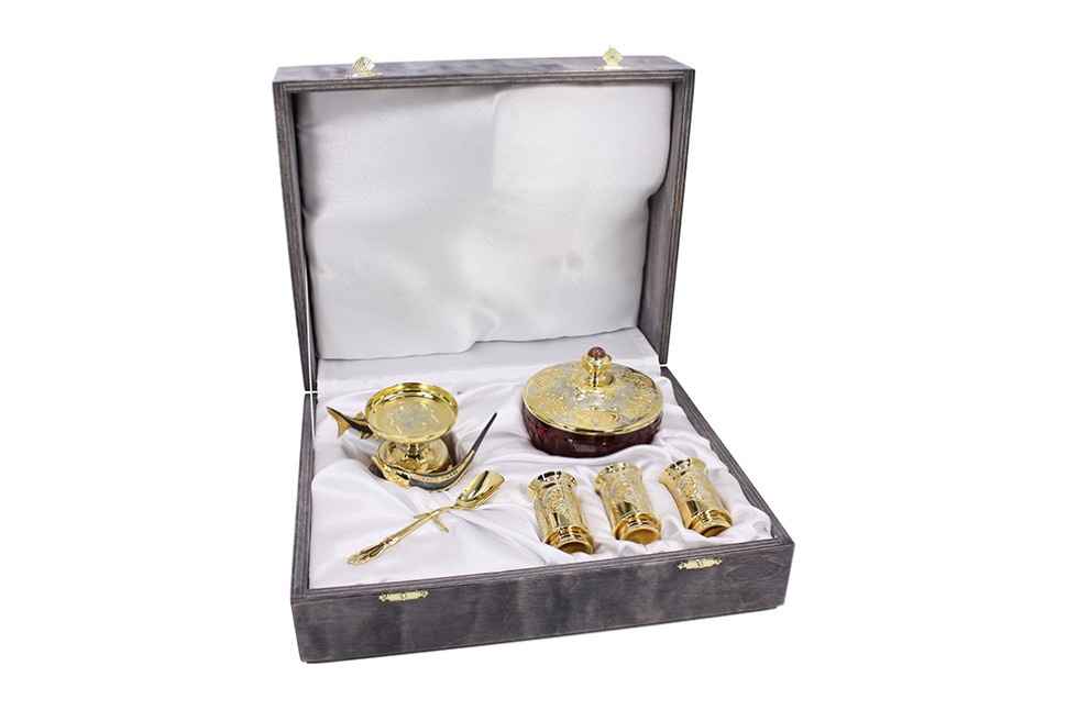 Икорница с рюмками ДАРЫ МОРЯ AZS-05755Ц Икорница с рюмками ДАРЫ МОРЯ AZS-05755Ц