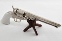 Макет. Револьвер Кольт морского офицера, США 1851 г. (макет, ММГ) DE-6040 Макет. Револьвер Кольт морского офицера, США 1851 г. (макет, ММГ) DE-6040