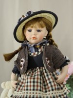 Кукла фарфоровая на подставке YF-12301