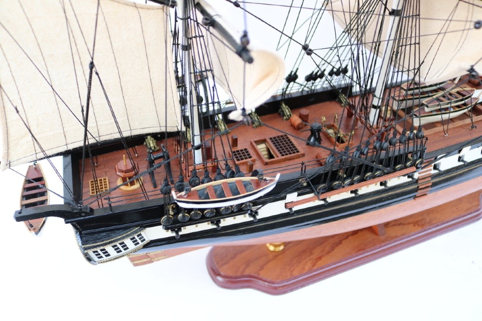 Модель парусника USS CONSTITUTION, США TS-0023-P-80