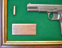Панно настенное с пистолетом ТТ в подарочной коробке GT18-330