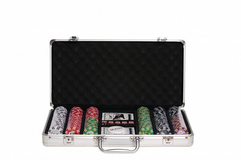 Набор для покера ROYAL FLUSH на 300 фишек GD-RF300